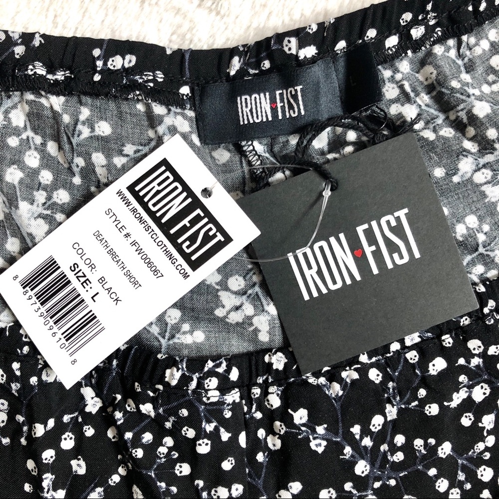 Iron Fist Death Breath Short with Skulls Size L - Picture 6 of 8
